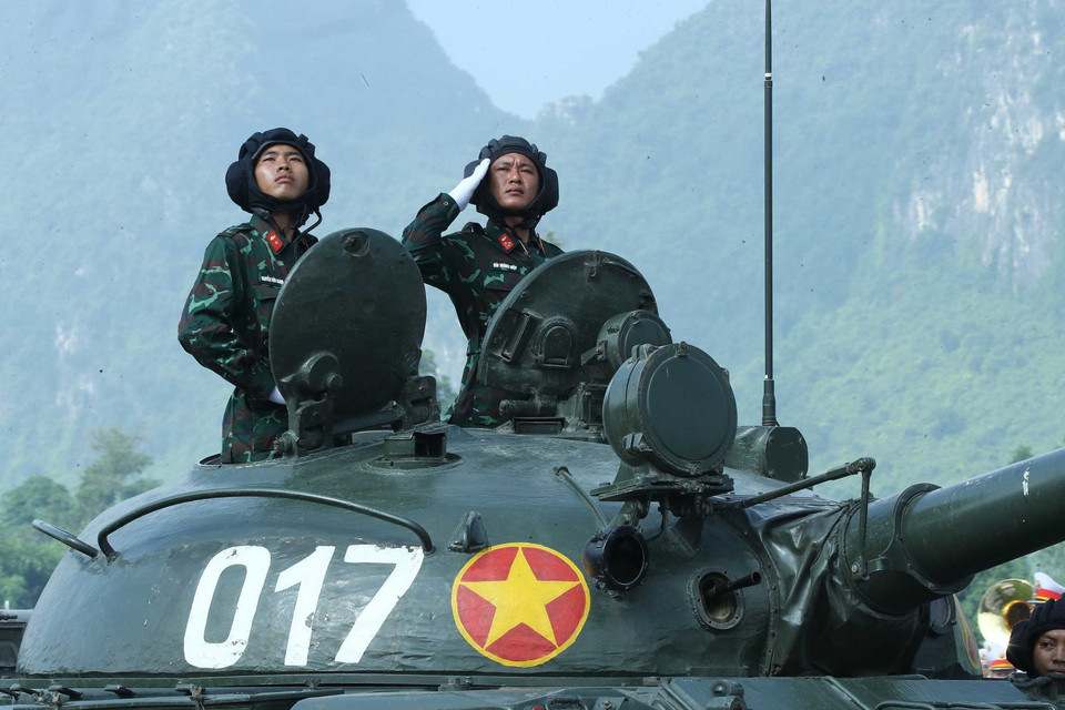 装甲兵种亮相总合练。图自越通社