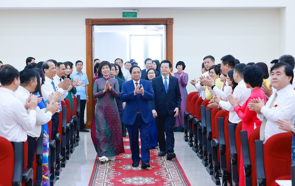 政府总理范明政出席在国家通讯中心隆重举行的越南共产党越通社机关第27次代表大会。图自越通社