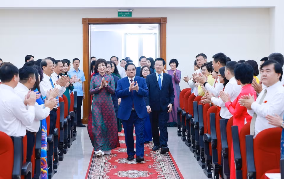 政府总理范明政出席在国家通讯中心隆重举行的越南共产党越通社机关第27次代表大会。图自越通社