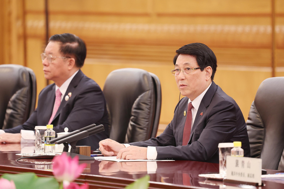 国家主席梁强发表讲话。图自越通社