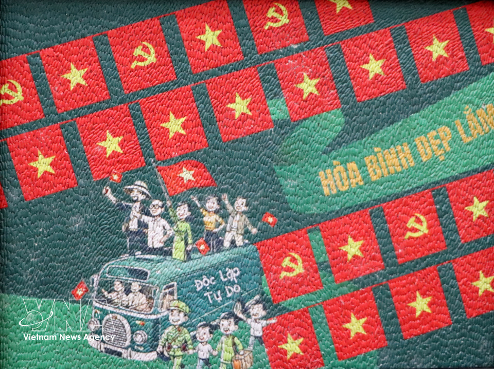 邱进宝（芹苴市宁桥坊）的米画产品。图自越通社