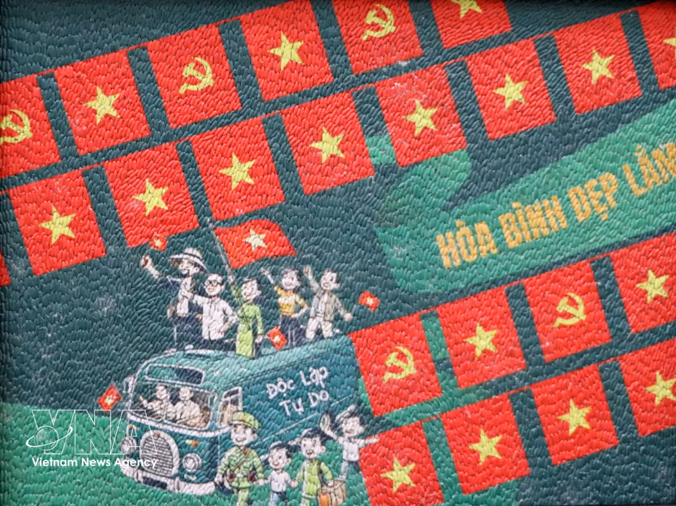 邱进宝（芹苴市宁桥坊）的米画产品。图自越通社
