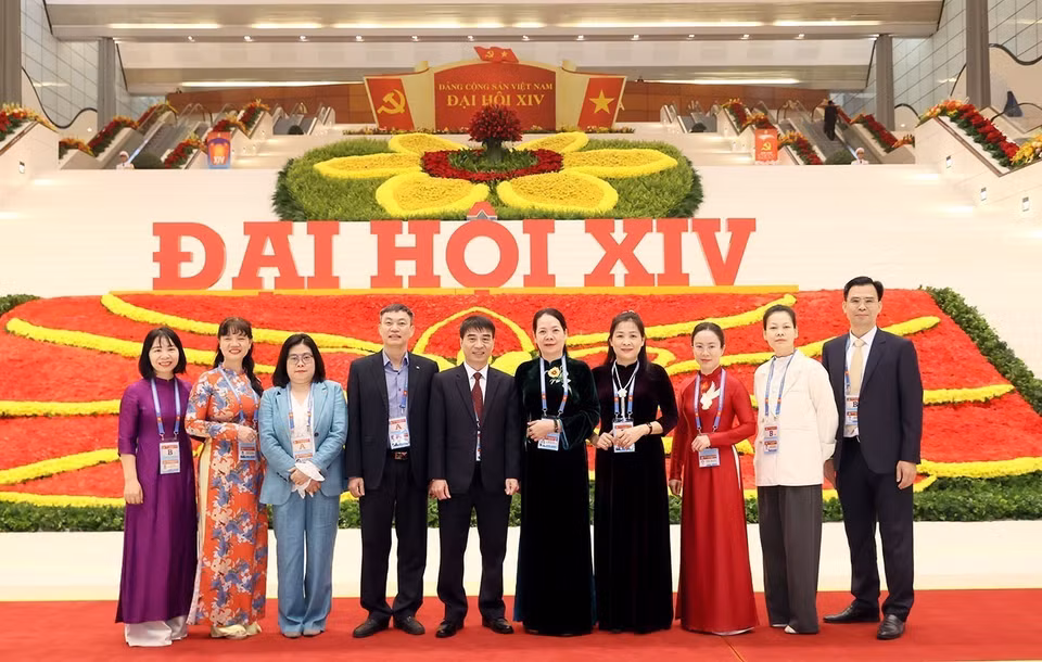 各位代表合影留念。图自越通社
