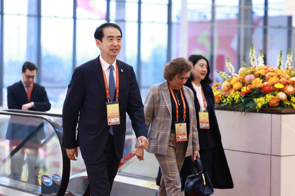 各国际代表出席越共十四大开幕式。图自越通社