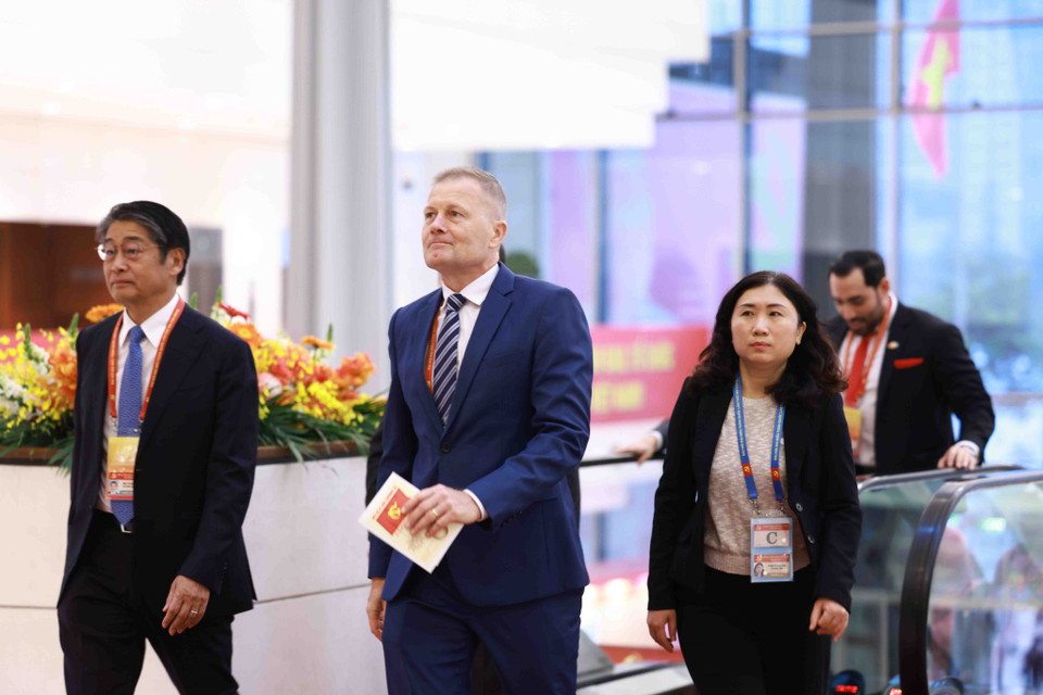 各国际代表出席越共十四大开幕式。图自越通社