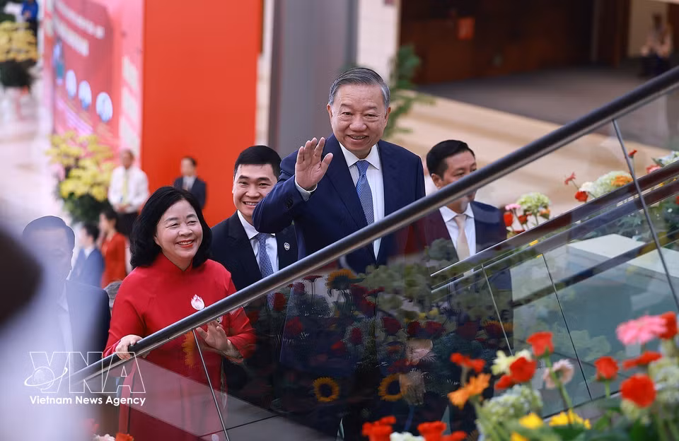 越共中央总书记、国家主席苏林出席越南祖国阵线第十一次全国代表大会开幕式。图自越通社