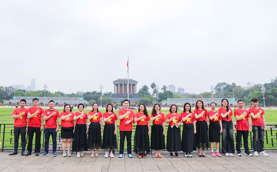 通过国旗形象传播爱国情怀，正在成为年轻人的新热潮。图自越通社