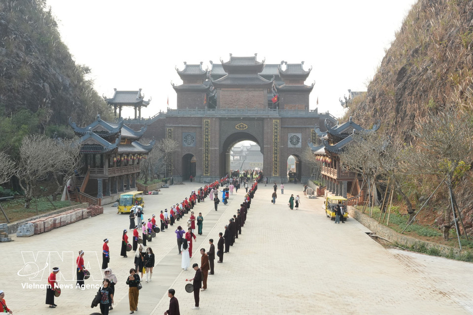 活动中的芒族同胞文化体验。图自越通社