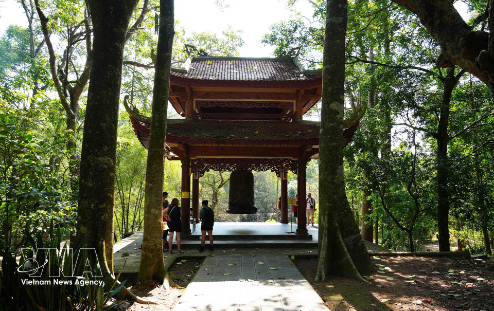 慈孝寺的钟塔。图自越通社