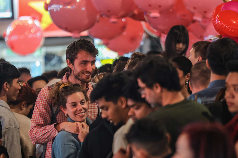 众多外国游客选择在河内迎接2026年新年。图自越通社