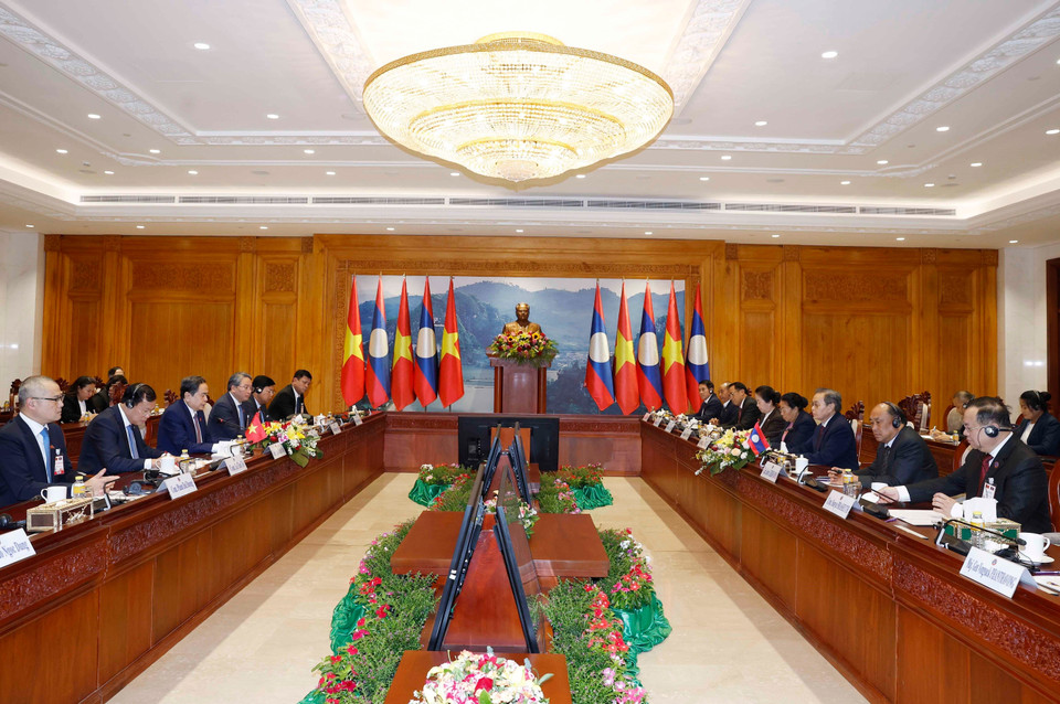 越南国会主席陈青敏会见老挝国会主席赛宋蓬·丰威汉。图自越通社