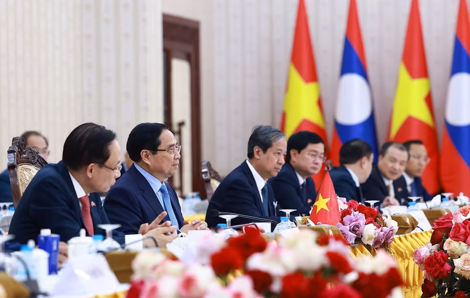 越南政府总理范明政在与老挝总理宋赛·西潘敦的会面中发表讲话。图自越通社