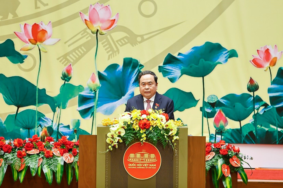 越南国会主席陈青敏在纪念典礼上致辞。图自越通社