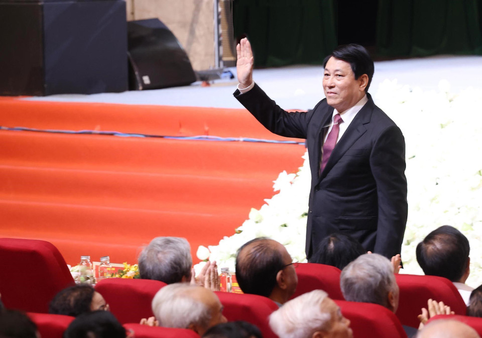 国家主席梁强出席在河内举行的行政单位合并决议、决定公布仪式。图自越通社