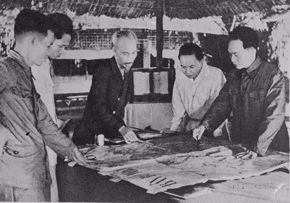 1953年12月，越共中央和胡志明主席决定开辟战略战线，决心消灭法国在奠边府的集团据点。图自越通社