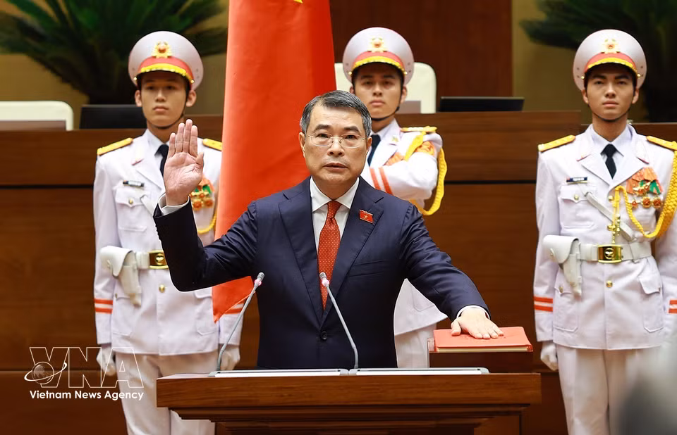 越南政府总理黎明兴宣誓就职。图自越通社