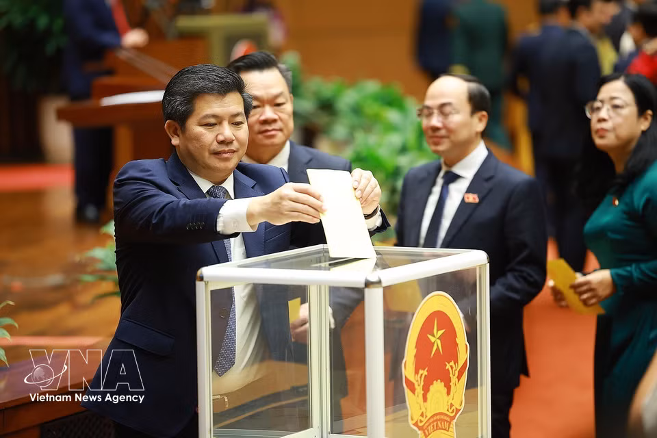 国会代表投票选举国家主席。图自越通社