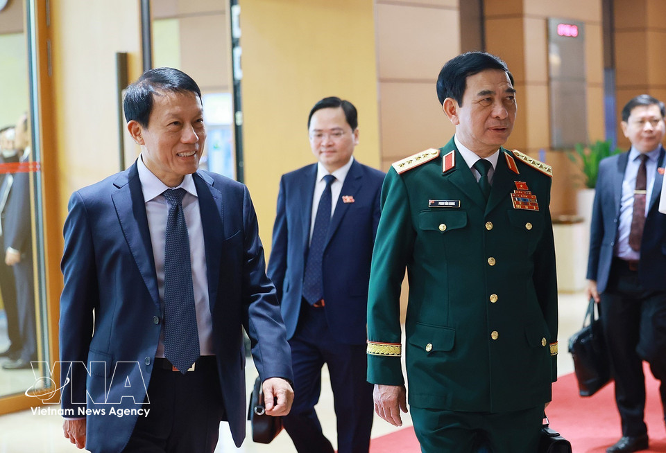 国会代表出席2026年4月7日上午第十六届国会第一次会议。图自越通社