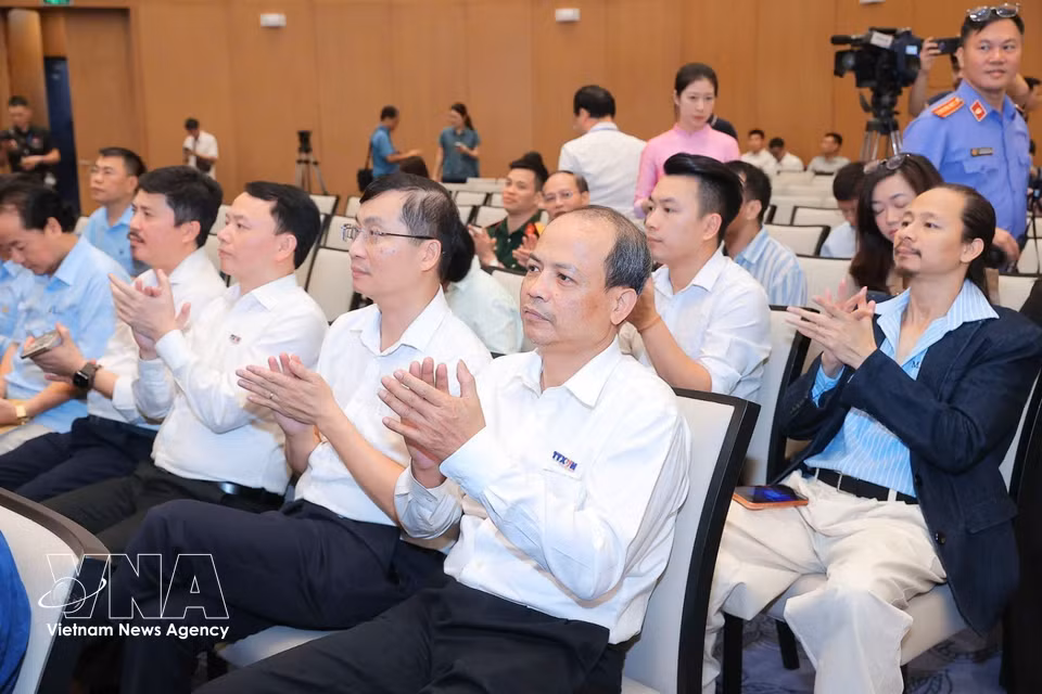 各位代表出席“数字动态”信息专页开通仪式。图自越通社