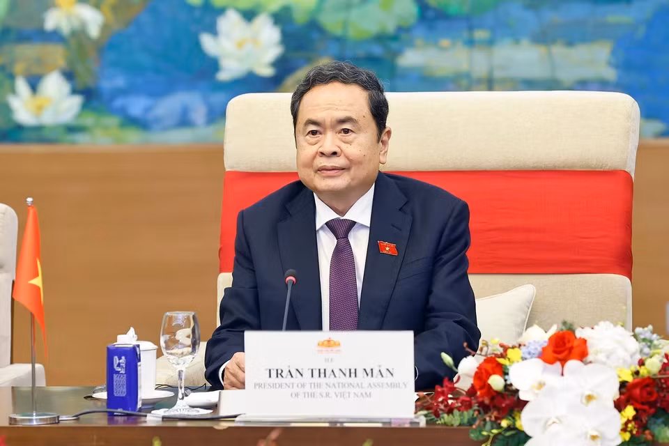 越南国会主席陈青敏在会谈上发言。图自越通社