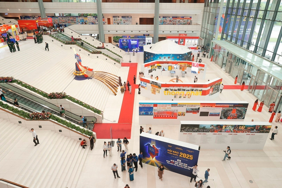 2025年全国报刊展现场。图自越通社