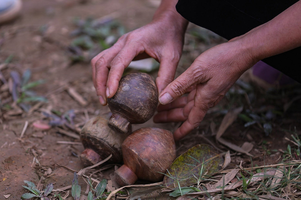 打陀螺不仅是一项娱乐活动，也反映了社区精神、技巧、战术运用和玩家的力量。图自越通社
