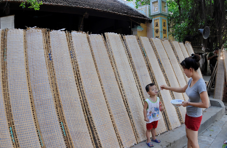 土河村民的日常生活场景。图自越通社