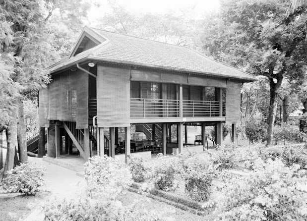 主席府高脚屋——1958年5月至1969年8月胡志明主席生活工作场所。图自越通社