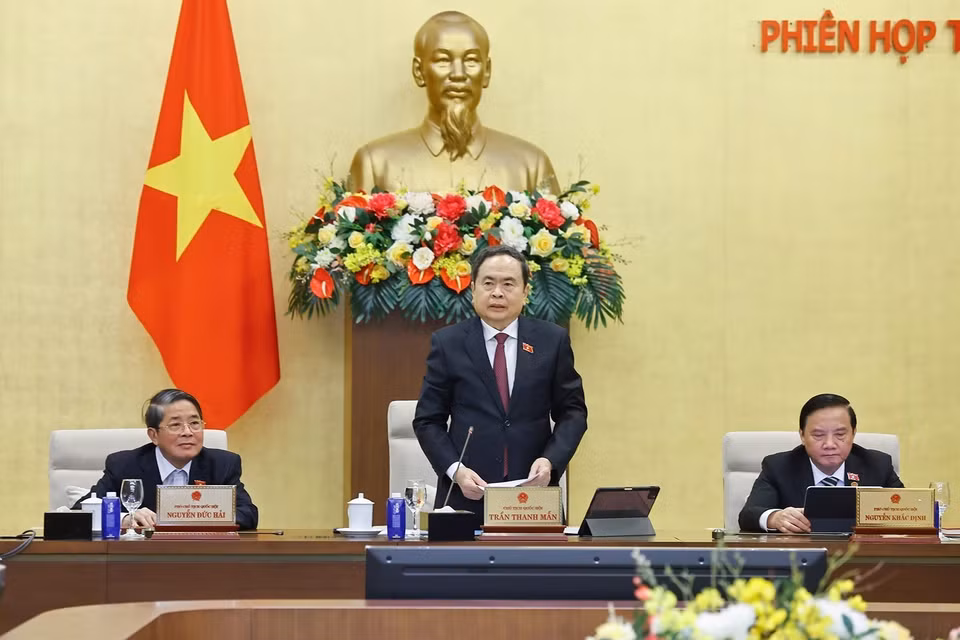 越南国会主席陈青敏在会议上致开幕词。图自越通社
