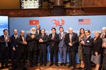 越南一向珍视美国热爱和平人士的友好感情