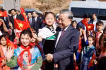 党以民为本 人民群众一心跟党走