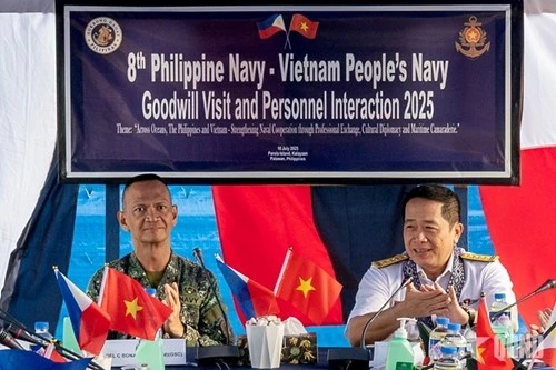 乔尔·C·博纳文特大校和阮永南大校。图自人民军队报