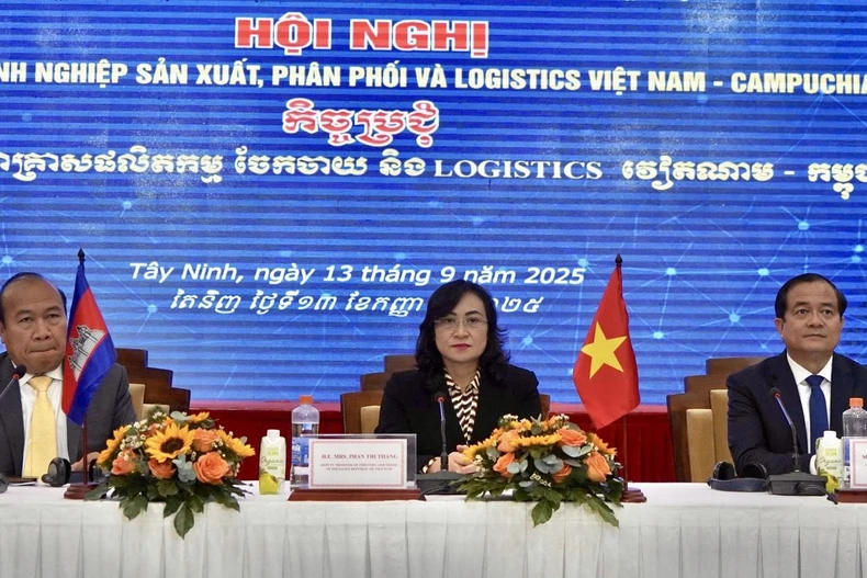 参加会议的代表们。图自越通社