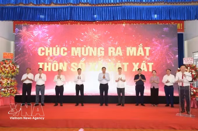第四村“数字村”模式启动仪式。图自越通社