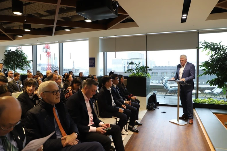 2025年越英高等教育论坛现场。图自越通社