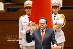 越南新任国会主席陈青敏宣誓就职。图自越通社