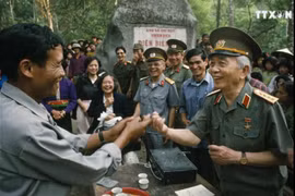 通过摄影师镜头讲述越南从1990年以来的巨大变化