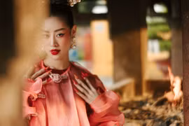 组图：越南环球小姐庆云喜迎春摄影专辑亮相 