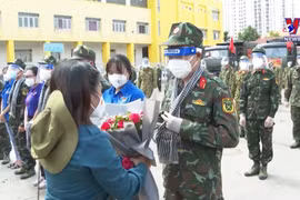 驰援胡志明市的战士：去时无悔多壮志 归来无恙情满怀