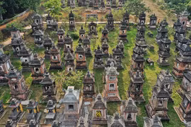 组图：北江省补陀寺：拥有越南最具规模且最美的塔园之地 