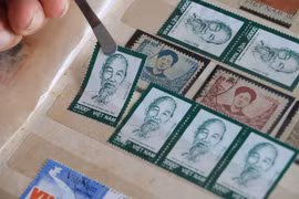 组图：邮票上的胡志明主席形象