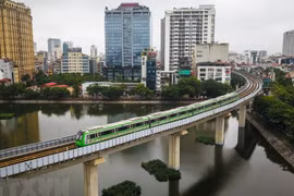 组图：河内轻轨吉灵河东线开始试运行