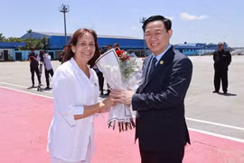 越南国会主席王廷惠抵达古巴首都哈瓦那 开始访古之行