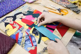 组图：阮秋玄画家将不同材质的布料变成艺术品