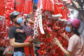 组图：越南各地洋溢着圣诞节气氛