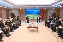 越南政府总理范明政会见柬埔寨副首相兼国防大臣迪班