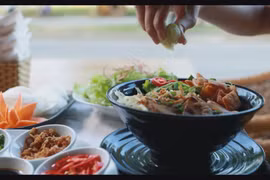 越南饮食跻身美食地图网的多个排行榜