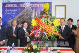 越南政府副总理阮春福走访慰问越南基督教传教协会（图片来源：越通社）