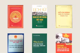 越南革命和胡志明主席系列书籍 (图片来源：越共中央宣教部杂志）