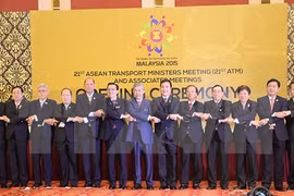 东盟交通部长通过2016-2025年交通运输战略计划。 （图片来源：越通社）